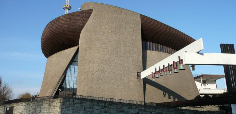 Eglise créée par Jean-Paul II à Nowa Huta