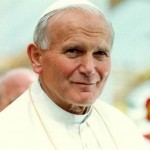 Saint Jean-Paul II (1920 – 2005),  Karol Józef Wojtyła, devnu pape, a transformé l'image du Vatican et contribué à faire chuter le communisme.